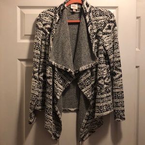Comfortable open Aztec poncho